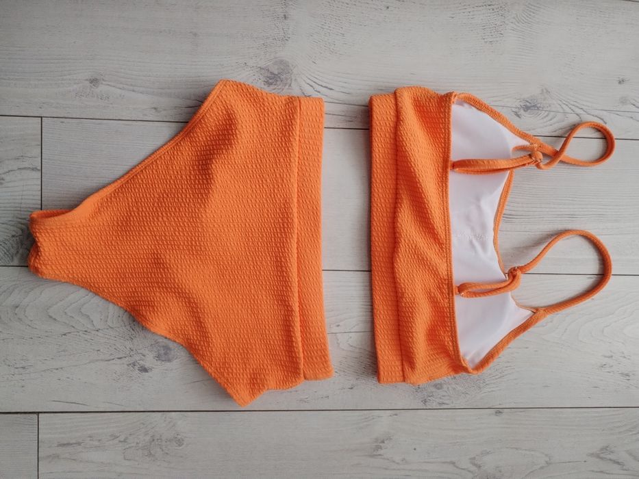 Бански с висока талия