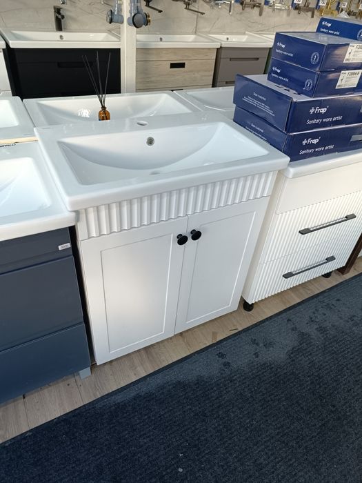 Раковина с тумбой сантехника