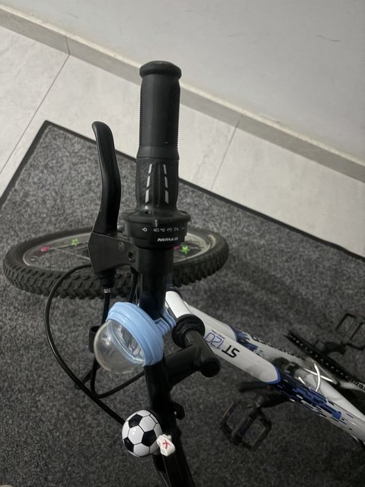 Bicicleta  7-9 ani