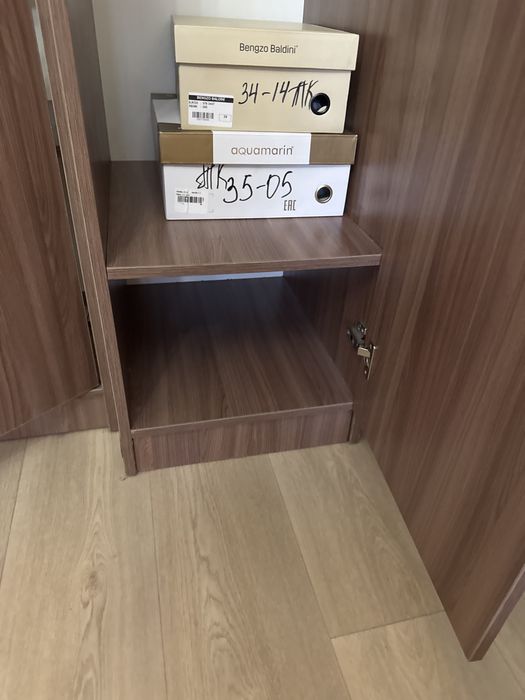 Продам Книжный шкаф