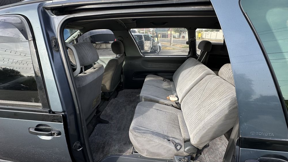 Toyota Estima Lucida 1994 год