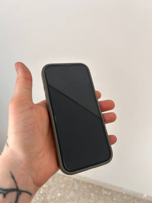 Айфон 16 продам срочно