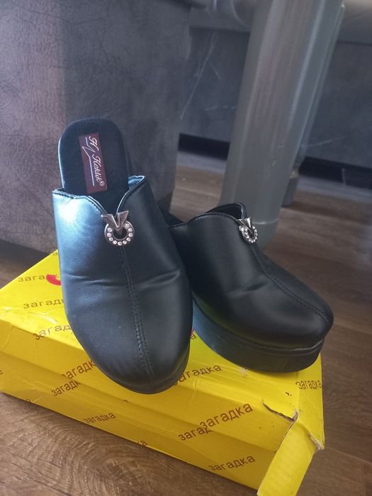 Обувлар арзон нархда сотилади!