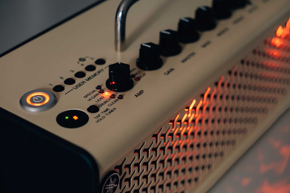 Комбоусилитель Yamaha THR10II
