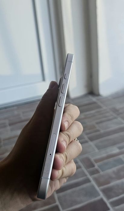Telefon Iphone 16