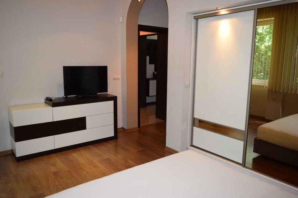 Продава се Двустаен апартамент в Пловдив, Център - 81 кв.м за 2161 €/кв.м - Снимка #6