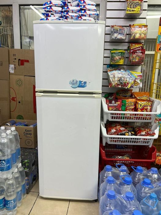 Холодильник белый