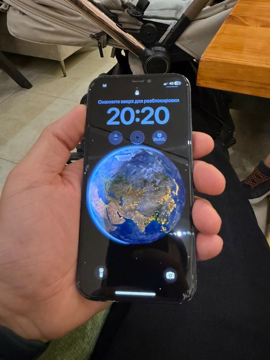 Iphone 12. 64 gb