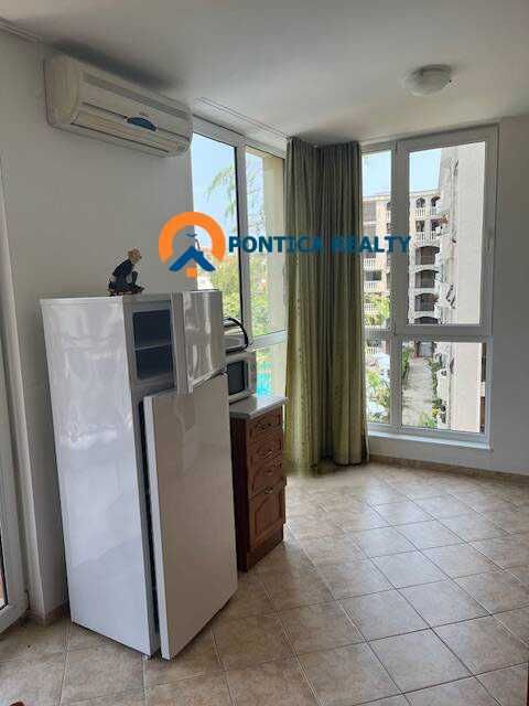 Голям двустаен апартамент в Слънчев Бряг