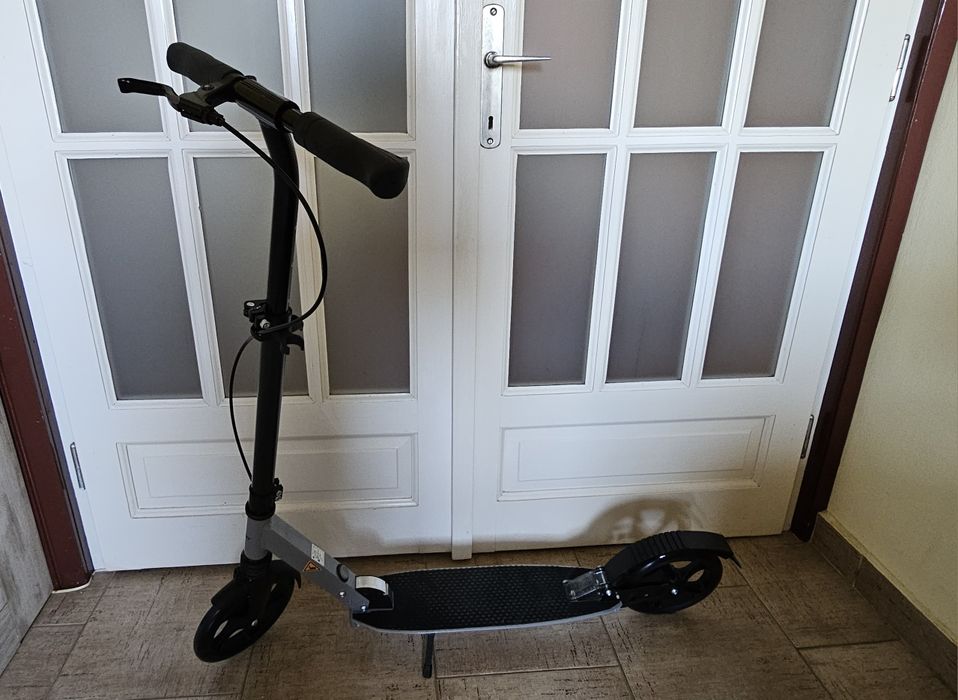 Trotineta pliabila,frână de mână,suspensii, model german