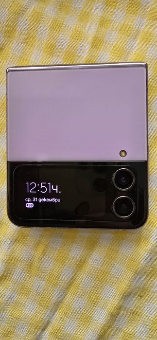Samsung Galaxy flip 4