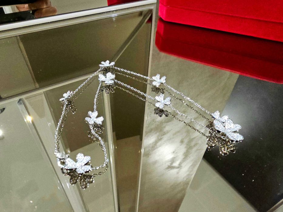 Van Cleef & Arpels VCA Silver Diamond 9 Flowers Frivole Дамско Колие