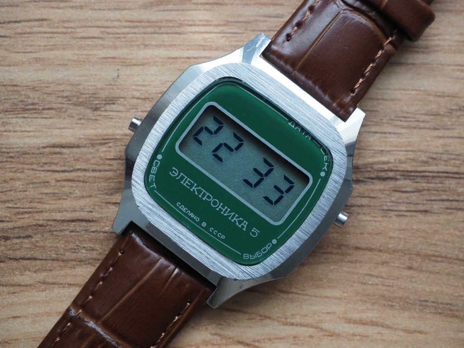 Ceas sovietic Elektronika 5, cu curea nouă, sticlă minerală, URSS