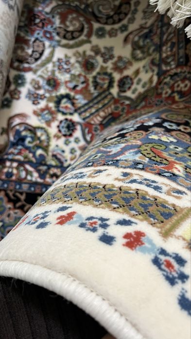 Продам ковер2,5*5м  Shahriyar Collection как новый плотный