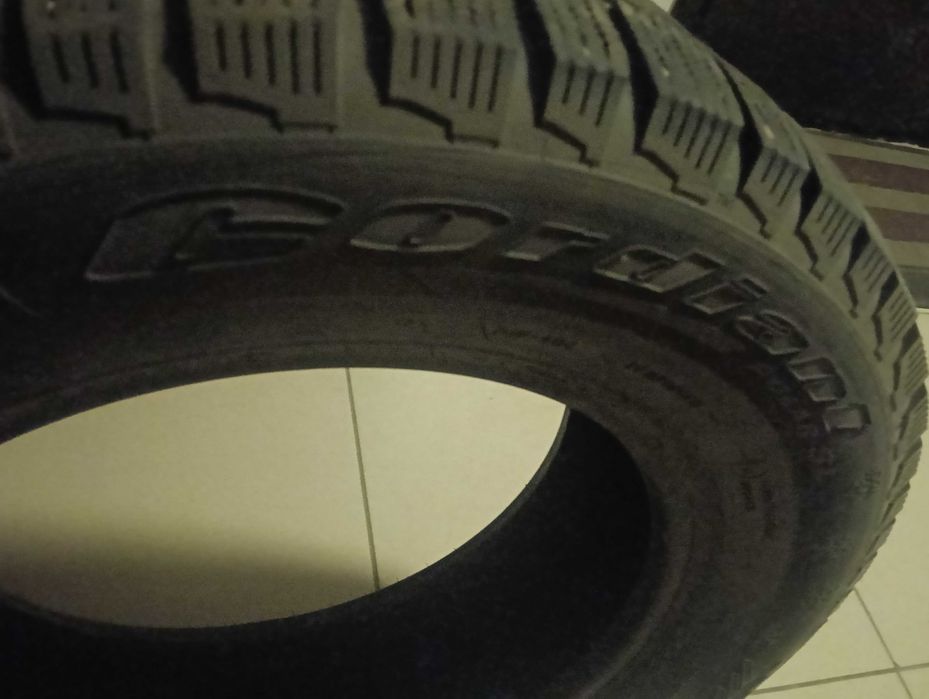 Автошинь для машина