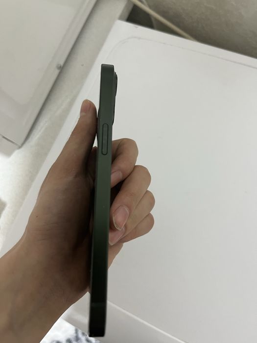 Продам Iphone 13 128g