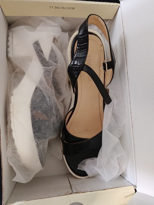 Продам женскую обувь