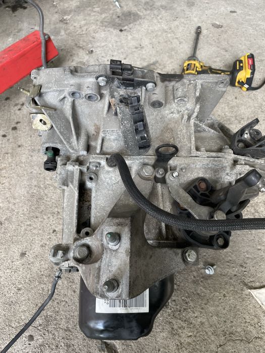 Cutie de viteza Dacia logan Sandero 12 16V