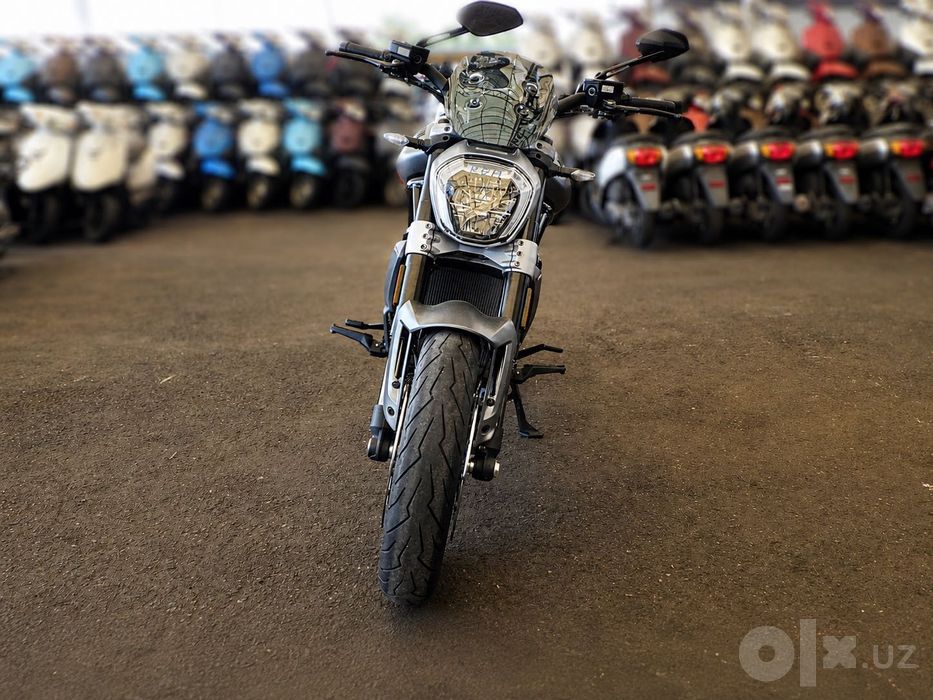 Ducati XDiavel Black Star (лимитированная версия)