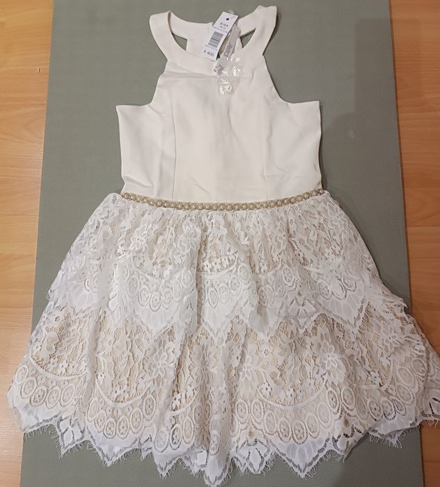 Нова дантелена рокля, размер 9-10
