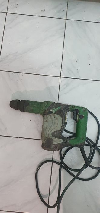 Ciocan demolator hitachi