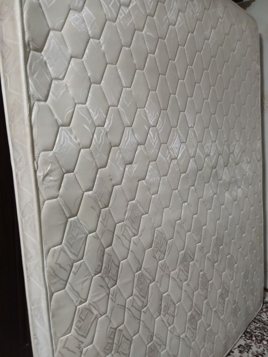 Матрас сотилади Б/У