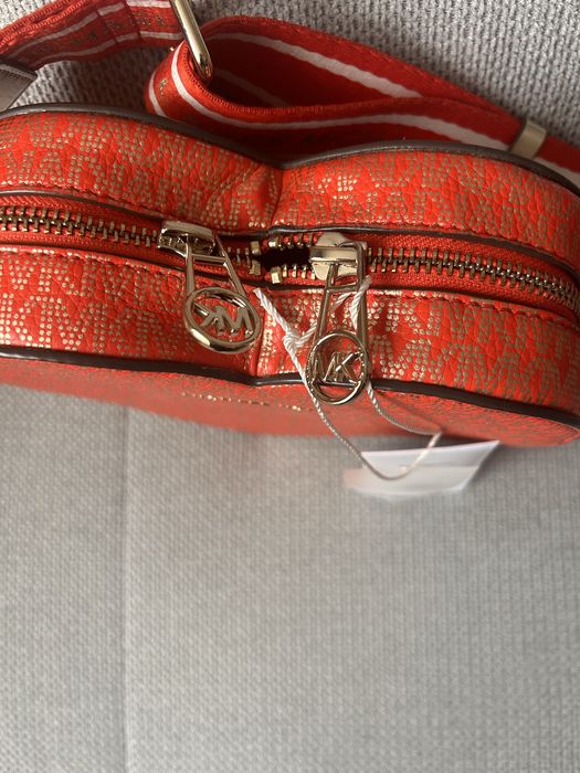 Дамска чанта МК сърце