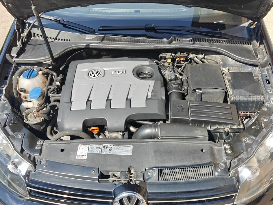 Volkswagen Golf 6 Diesel \Cutie automata DSG\

Import din Germania