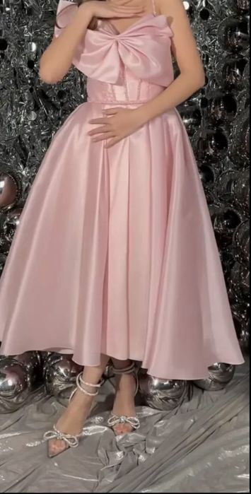 Платье нарядное в идеальном состоянии