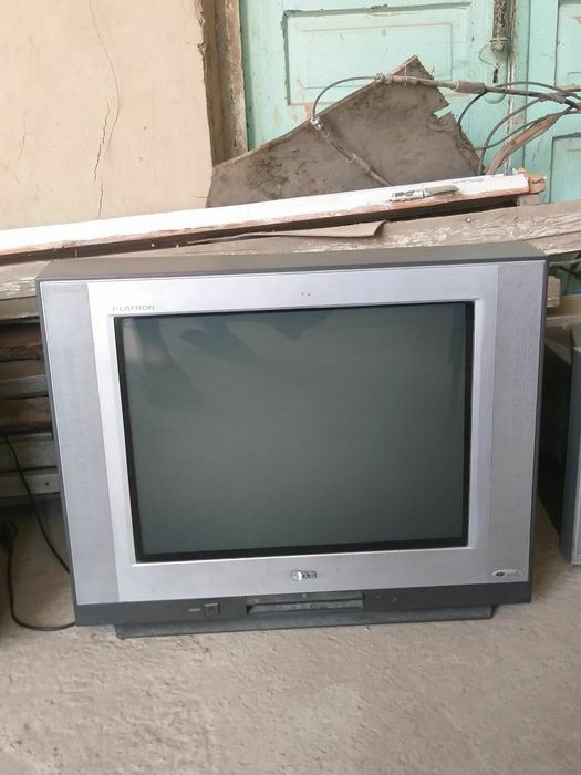 LG televizor sotiladi