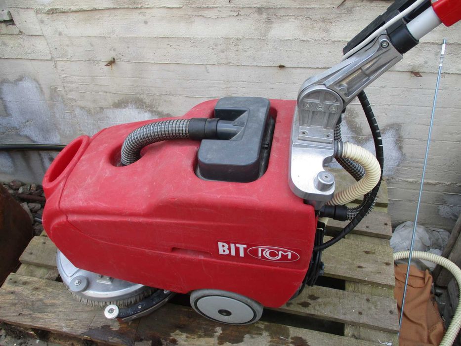 aspirator masina de curatat spalat nilfisk