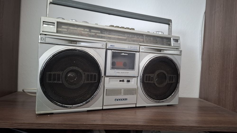 Sanyo M9935K Boombox 4-лентов стерео радио и касетофон