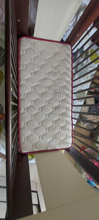 Легло за бебе      .