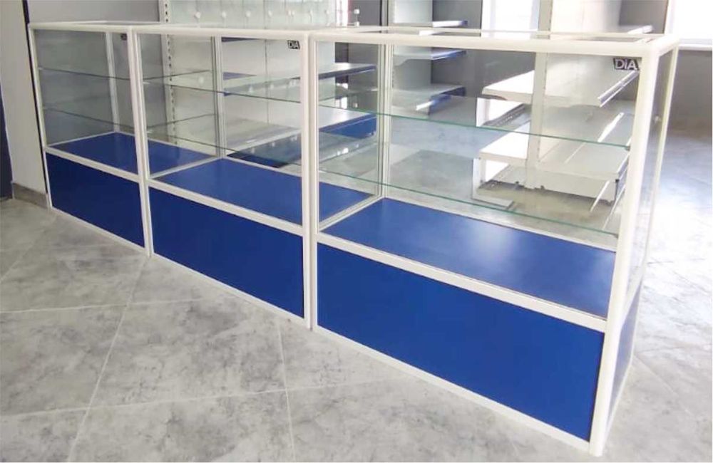 Стеклянные витрины, прилавки для бутиков, магазинов аксессуаров