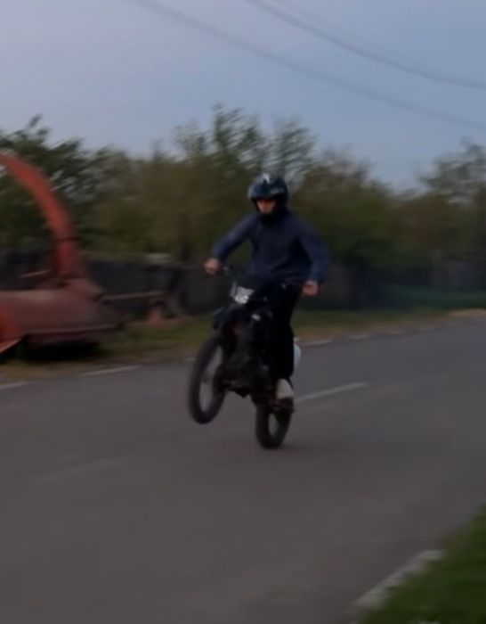 Vând cross kxd 140cc