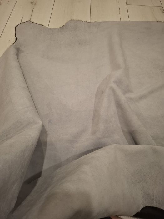 Продавам килим от естествена телешка кожа