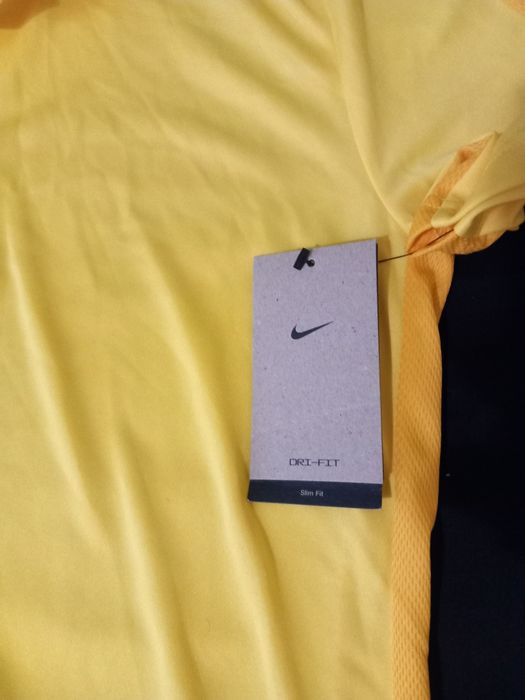 Оригинална нова фанелка NIKE -размер-М