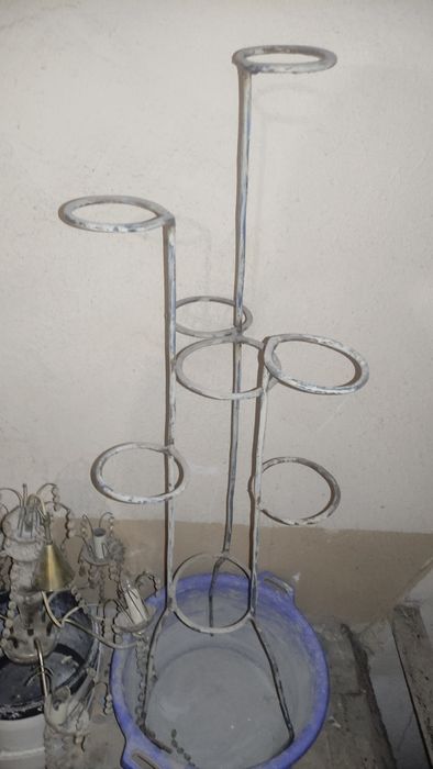 Продам подставку для цветов.