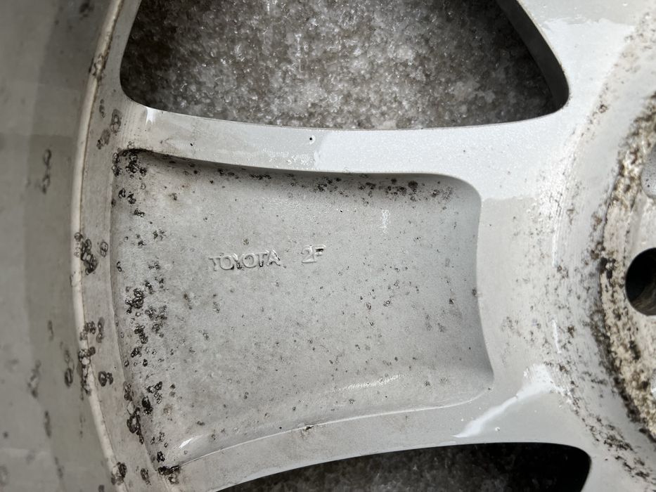 Диск Toyota R19 с резиной