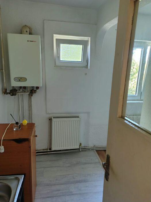 Vând apartament 3 camere