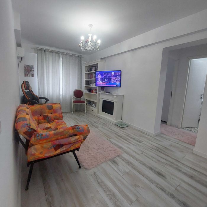 Persoana fizica închiriez apartament cu 2 camere zona Podu de piatră