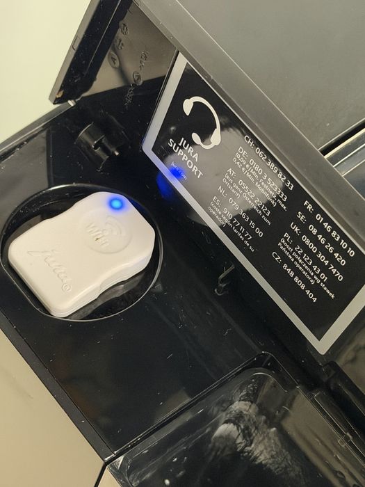 Кафемашина кафе автомат JURA E8 PIANO BLACK WİFİ с гаранция