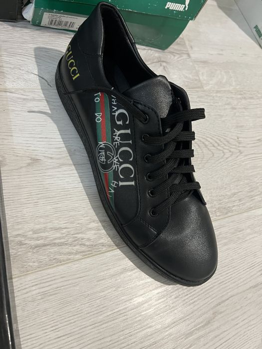 Продам кроссовки