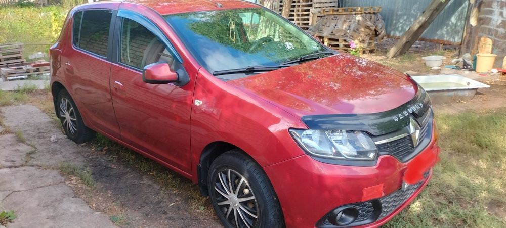 Продам Рено Сандеро 2015 г.в.