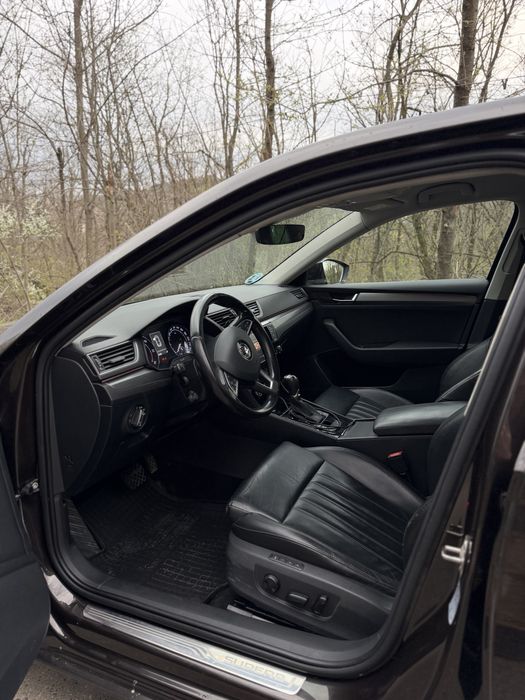 Skoda Superb 2.0 tdi DSG