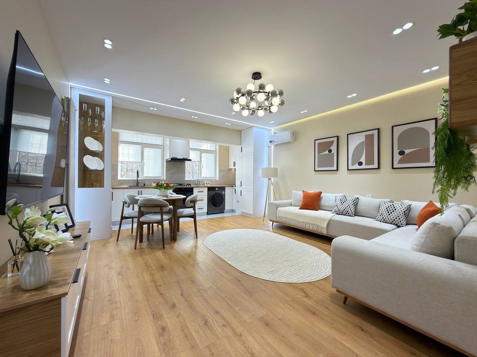 Продается 2в3 ком квартира, ориентир: Гламур ул. Нукусская, 65м²