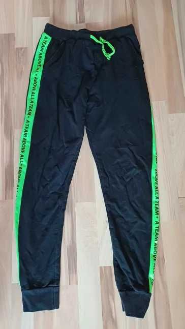 Продавам спортен панталон в отлично състояние