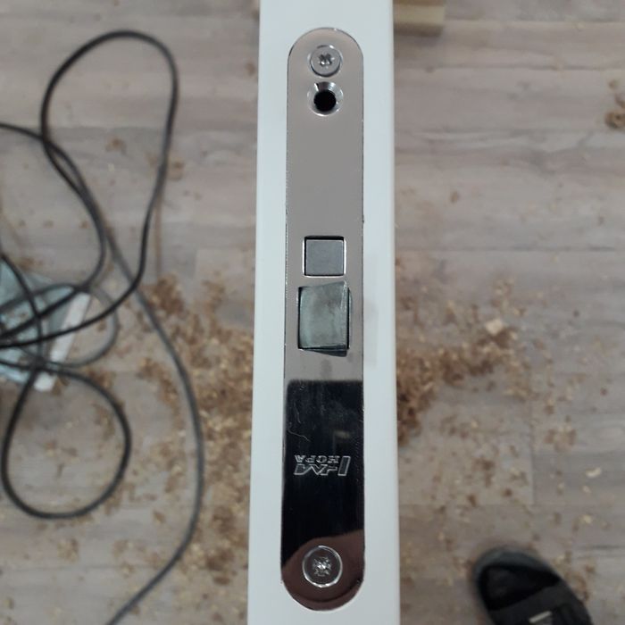 Установка м/комнатных дверей