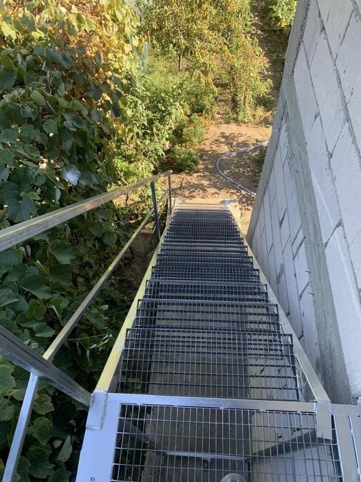 Super oferta Vând scări si trepte metalice galvanizate, ideale pentru