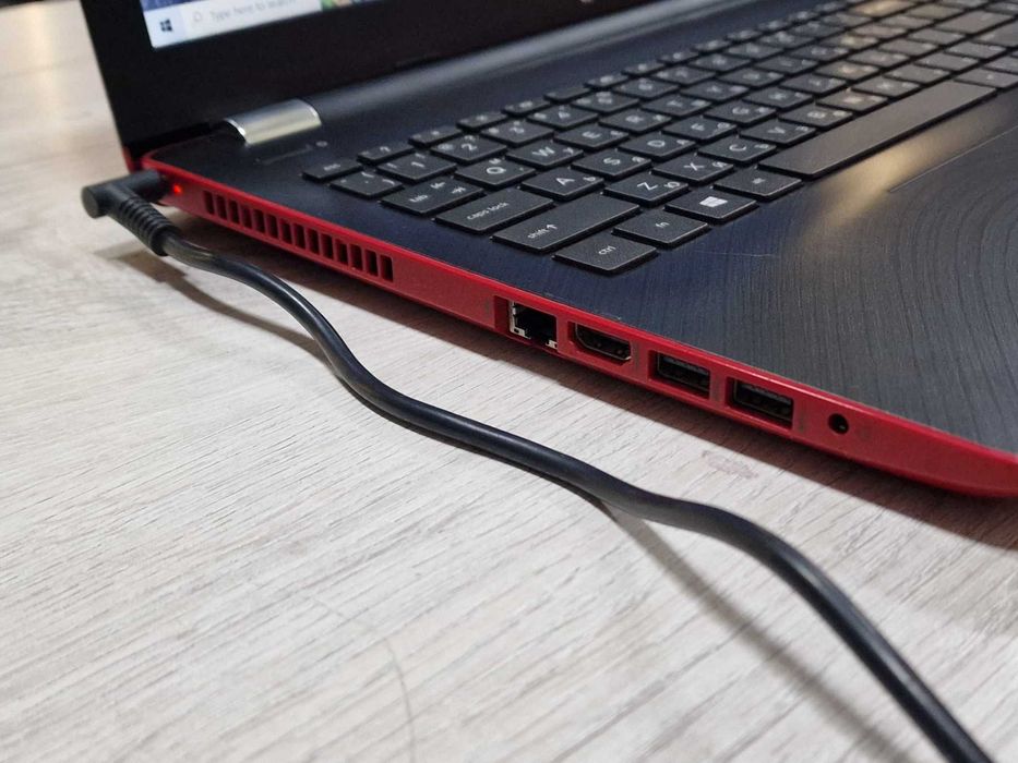 HP Notebook - 15-bs049nu / 1TB / 8GB RAM / i3-6006u